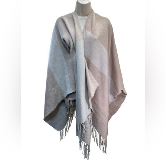 Soia & Kyo Woven Scarfigan With Fringe Scarf Cardigan Wrap - Picture 2 of 11